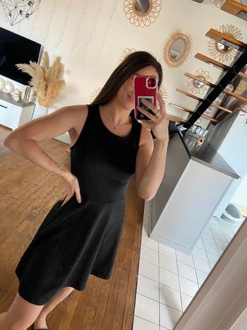 Petite robe noire dos croisé