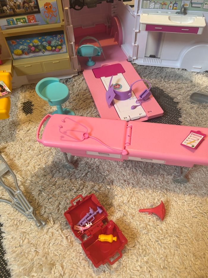 Barbie ambulance - photo numéro 7