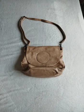 Sac bandoulière femme beige Flora & Co
