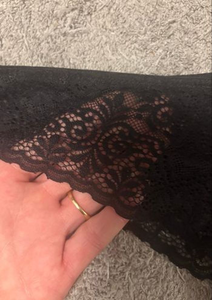 String noir - photo numéro 2