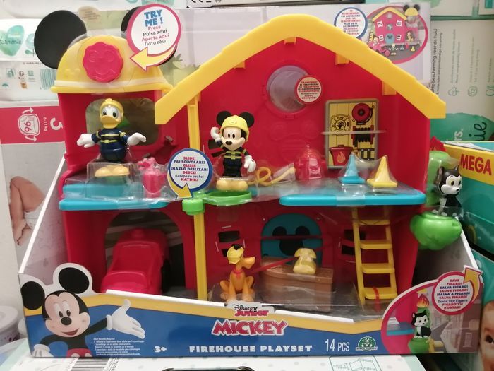 Mickey maison neuve Disney
