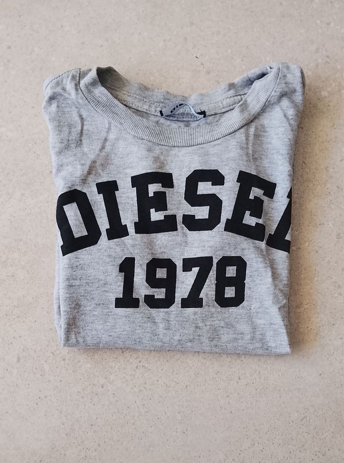 Tee shirt manches courtes gris logo noir taille 3/4 ans - photo numéro 2