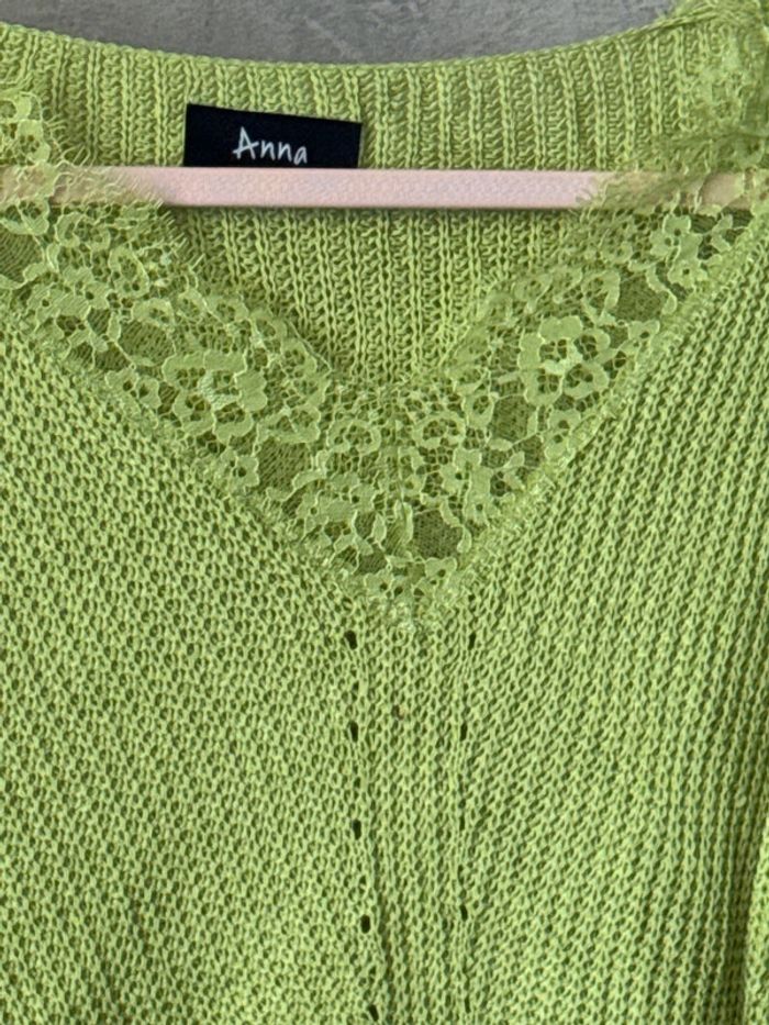 Pull vert col V à dentelle - photo numéro 4