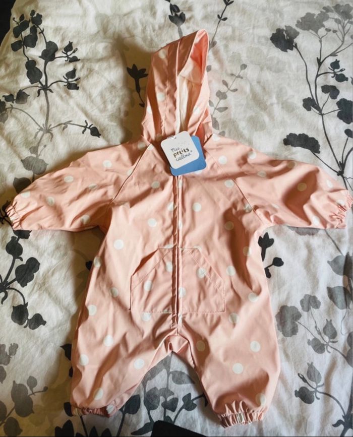 Combinaison / combipilote pluie taille 3 mois neuf