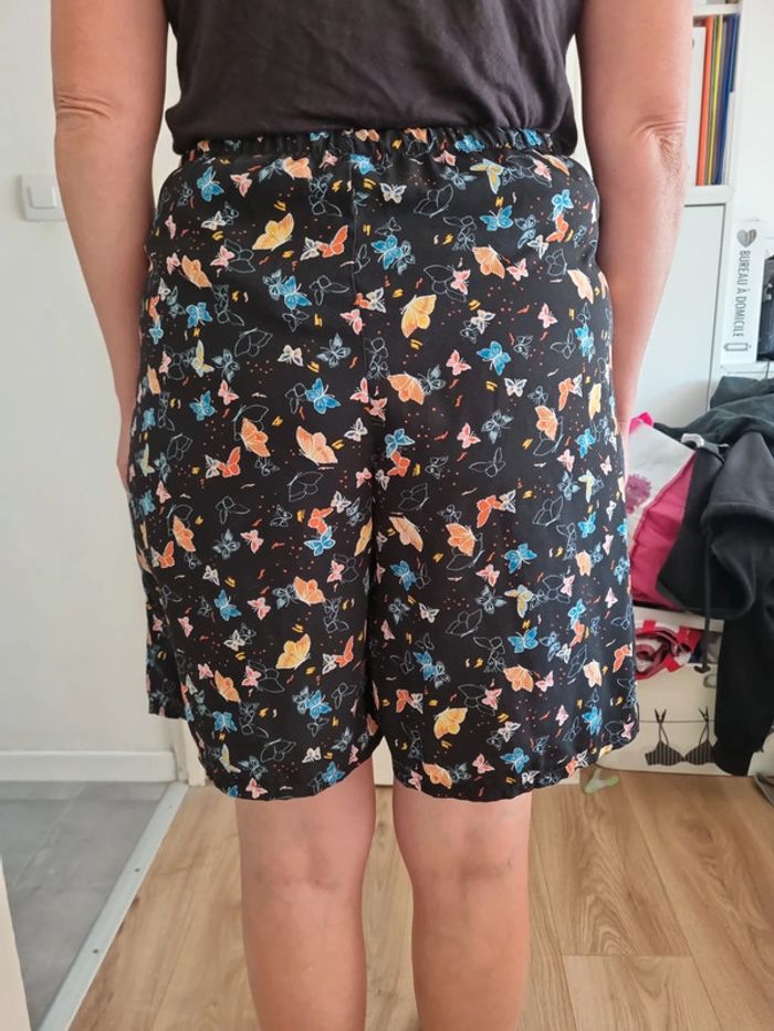 Jupe short noire à motifs  taille XL - photo numéro 2