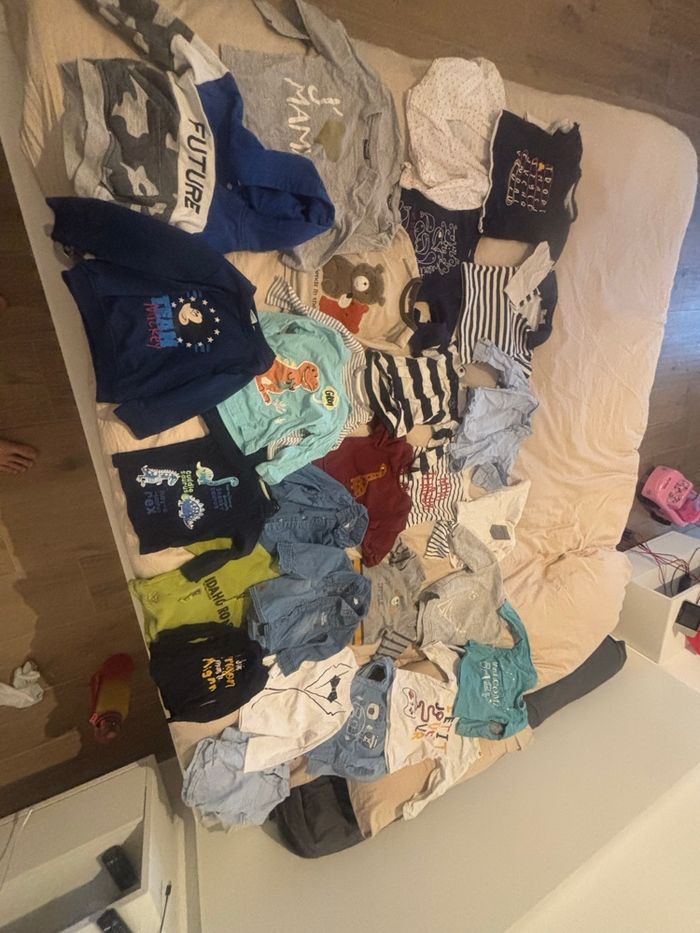 Lot de pulls, t-shirts et chemises manches longues garçon 18 mois