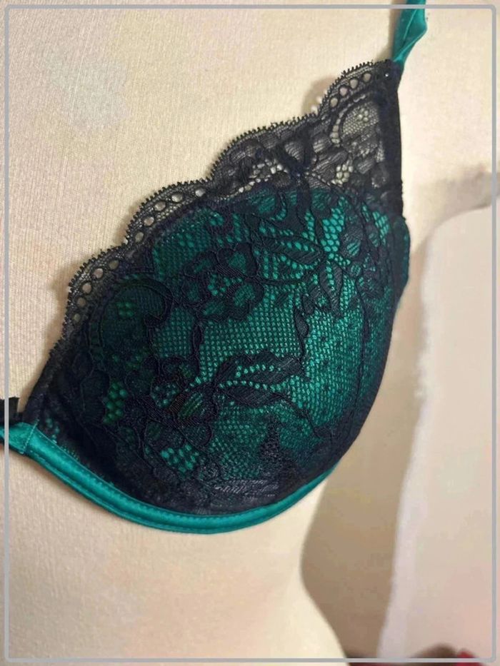 Très jolie soutient gorge taille 85a - photo numéro 2