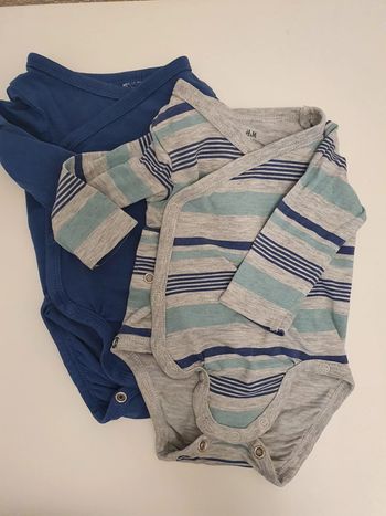 Lot 2 bodies cache cœur Cotton bio 1 mois H&M