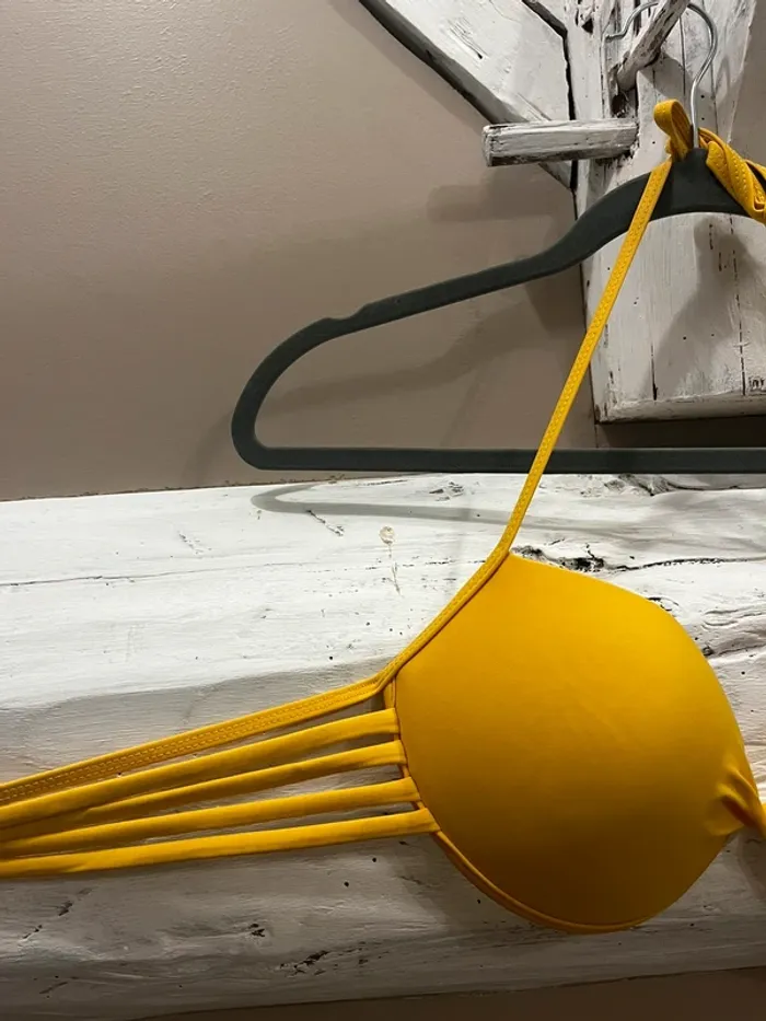 Haut de maillot de bain - photo numéro 3