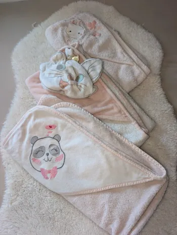 Lot cape de bains bébé fille