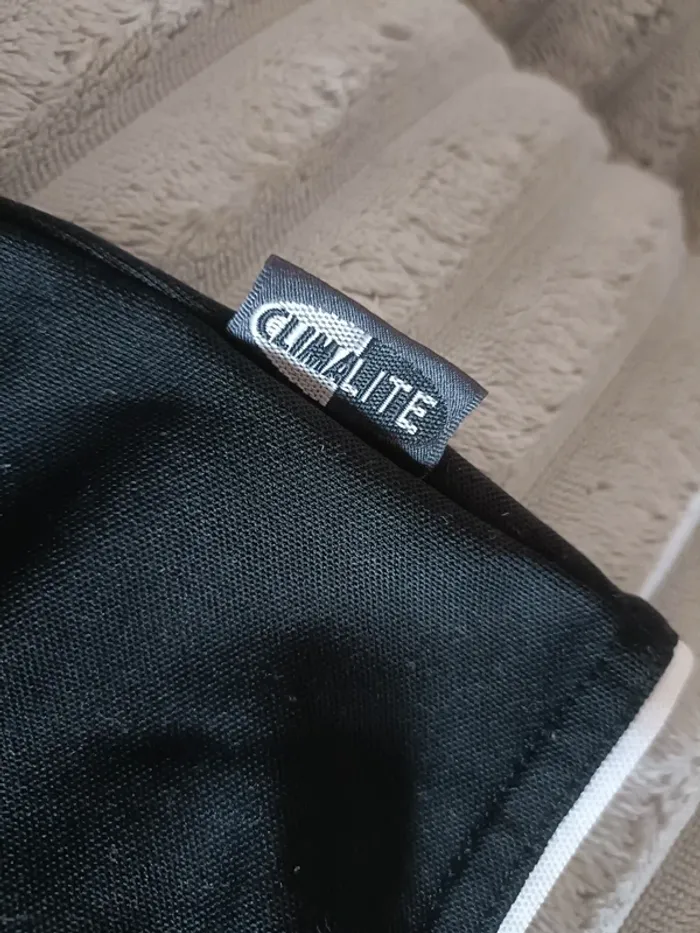 Short adidas taille m - photo numéro 8