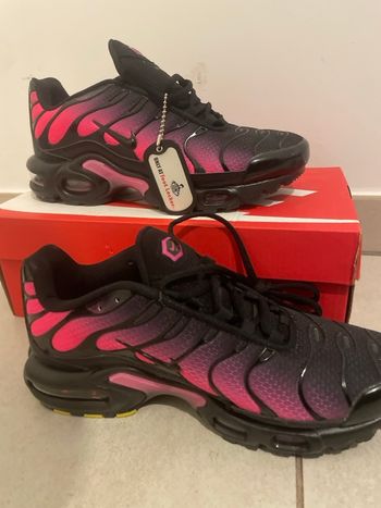 Tn rose et noire taille 40 