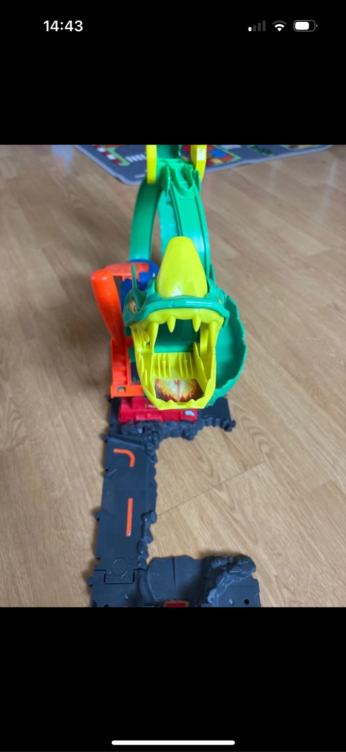 Hot wheels city attaque du dragon de feu - photo numéro 4