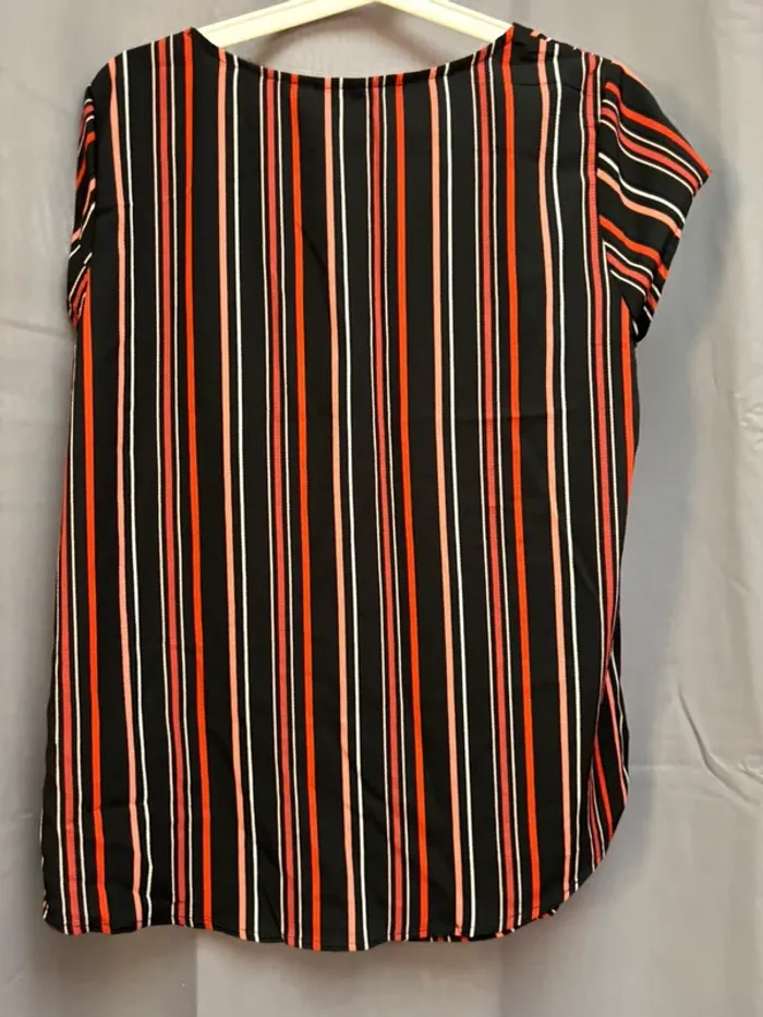 Haut taille 40, teeshirt léger neuf, tee-shirts, tee-shirt - photo numéro 5