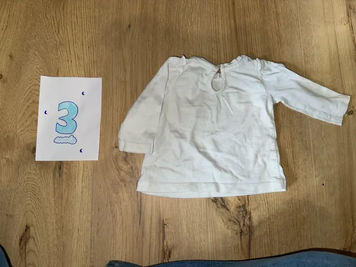 Tee shirt taille 3 mois - photo numéro 2