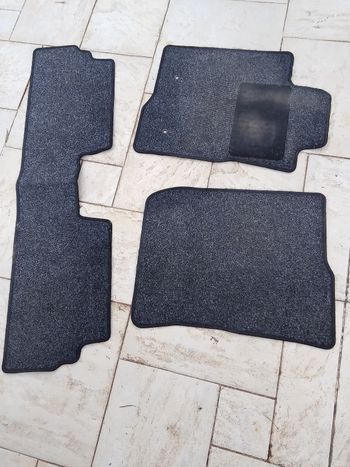 Tapis de voiture corolla verso