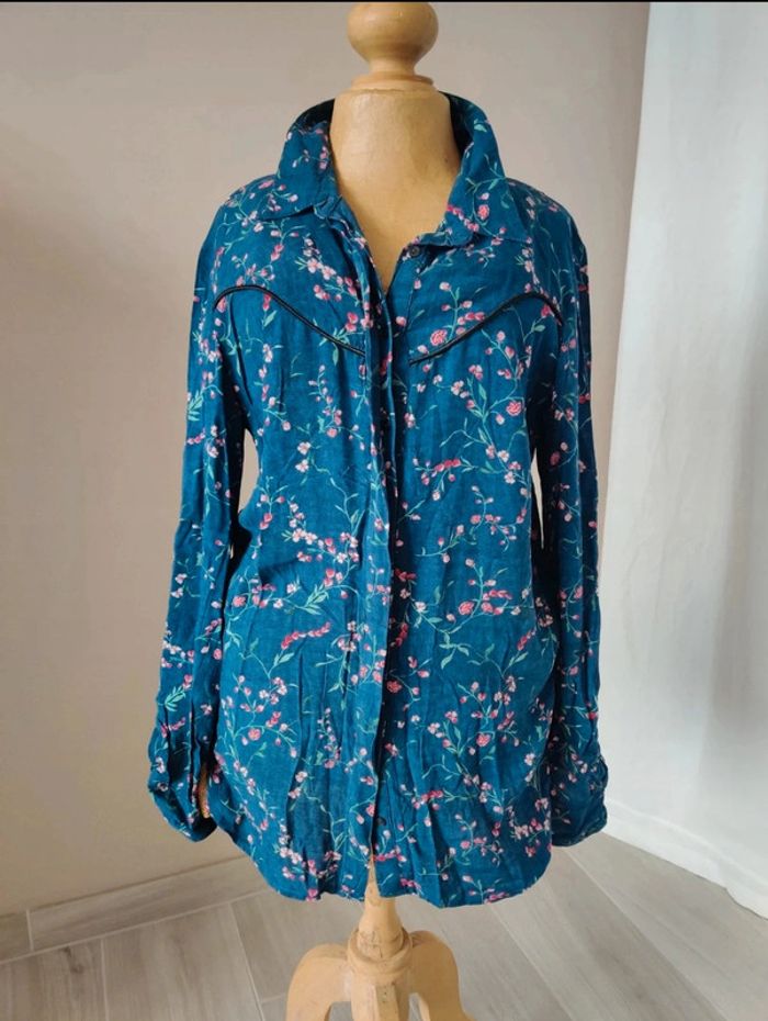 Chemise fleurie