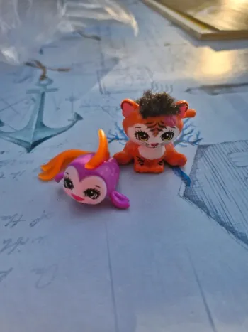 Lot 2 figurine Enchantimals