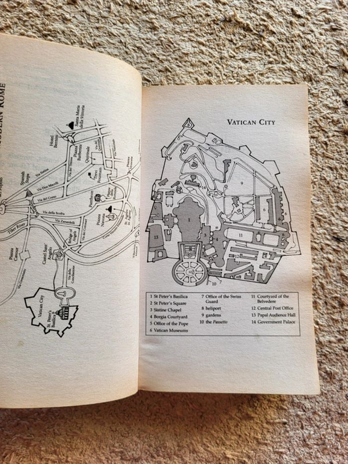 Livre en anglais Angels and demons de Dan Brown - photo numéro 5