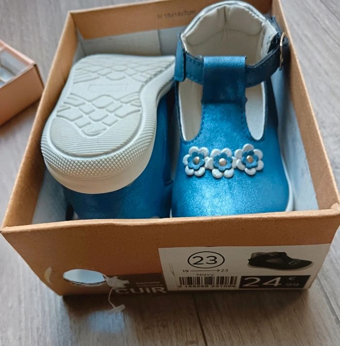 Chaussures sandales neuve T.23 - photo numéro 3