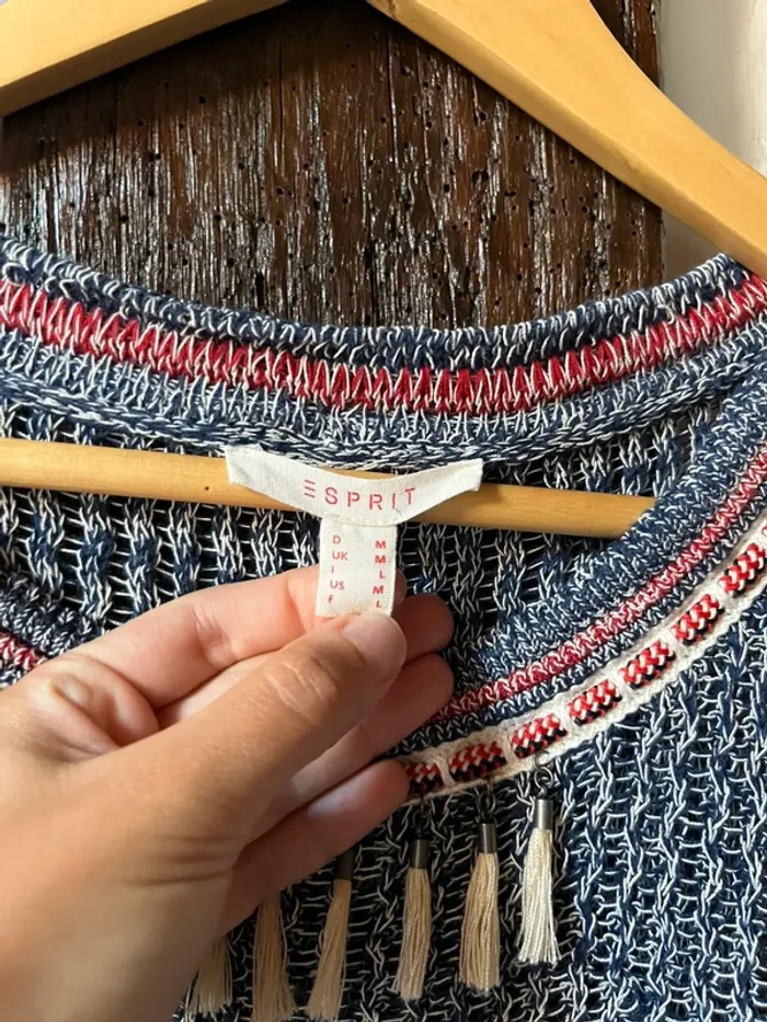 Haut ajouré bleu marine et blanc Esprit – T.L– détails brodés et pompons - photo numéro 6