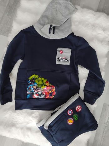 Survêtement jogging Avengers marvel, neuf. 8 ans