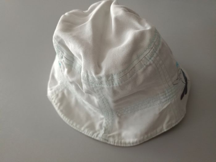 Bob fille, chapeau de plage, piscine - photo numéro 2