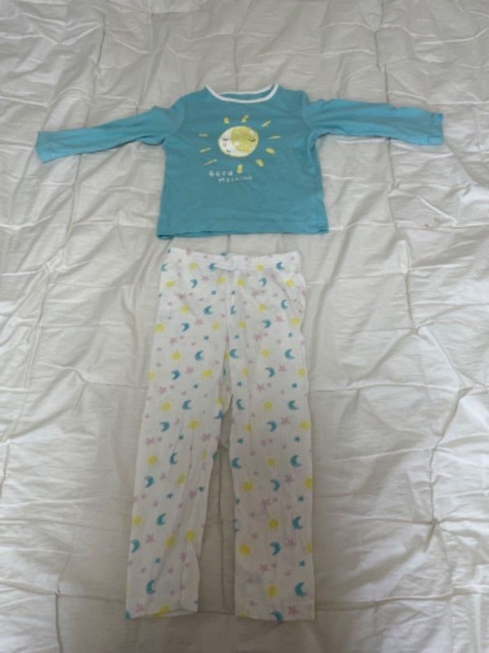 Pyjama bleu et blanc