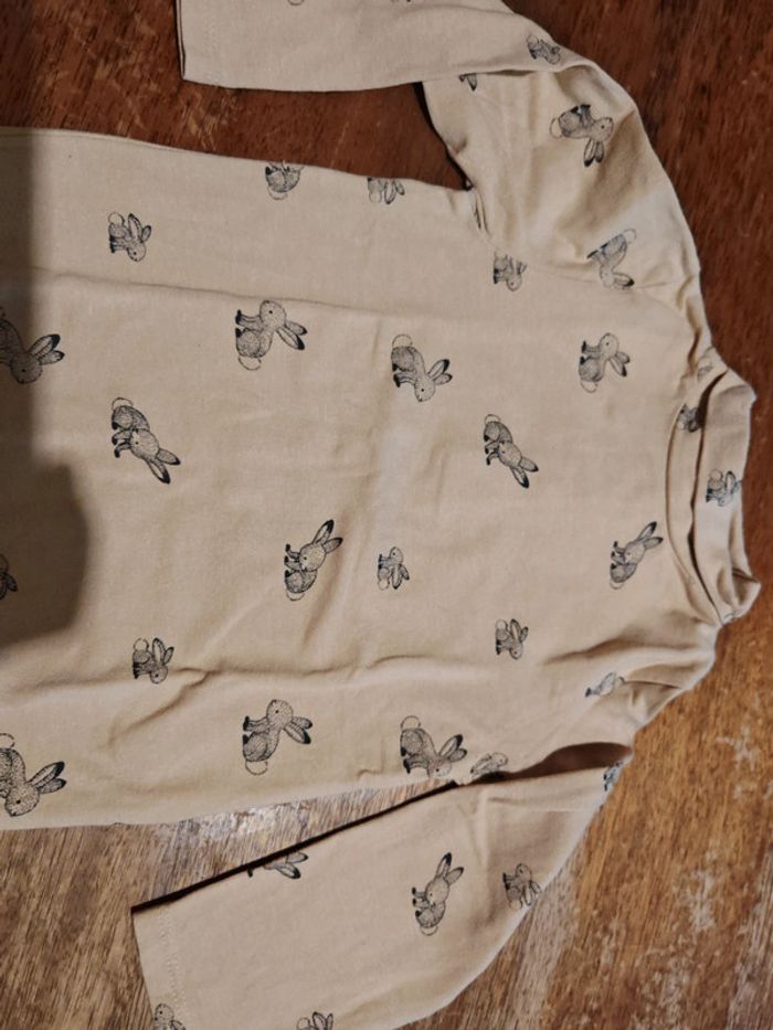 T shirt manches longues beige avec lapin - taille 24 mois - Kiabi - photo numéro 2