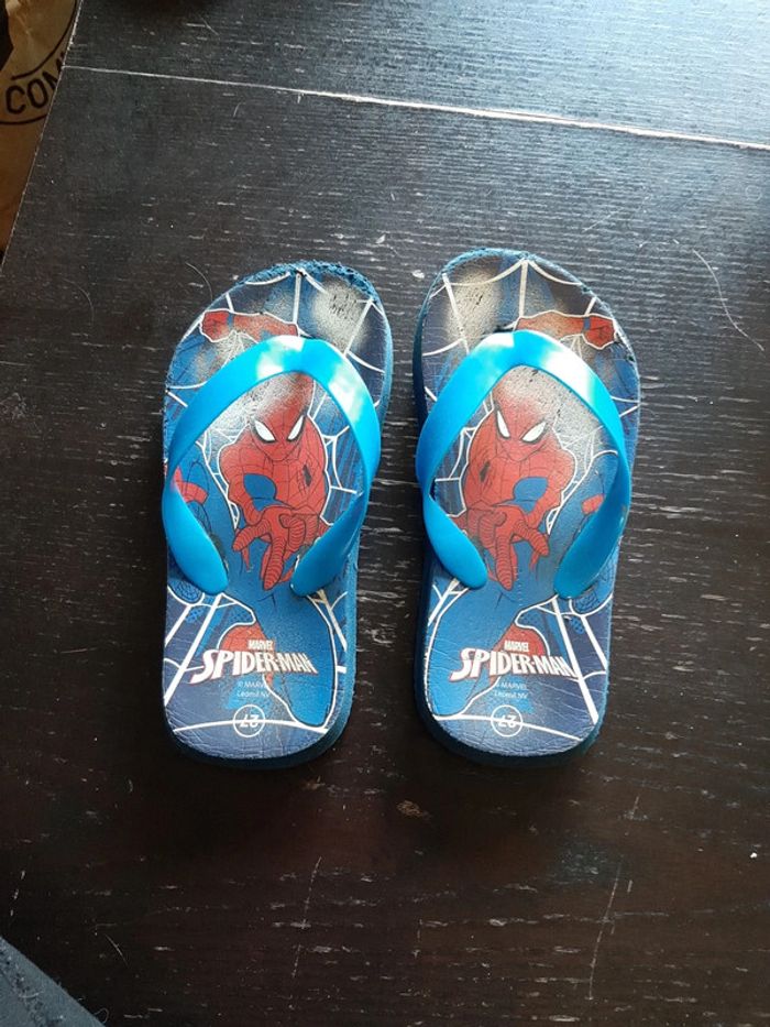 Claquettes spiderman pointure 27