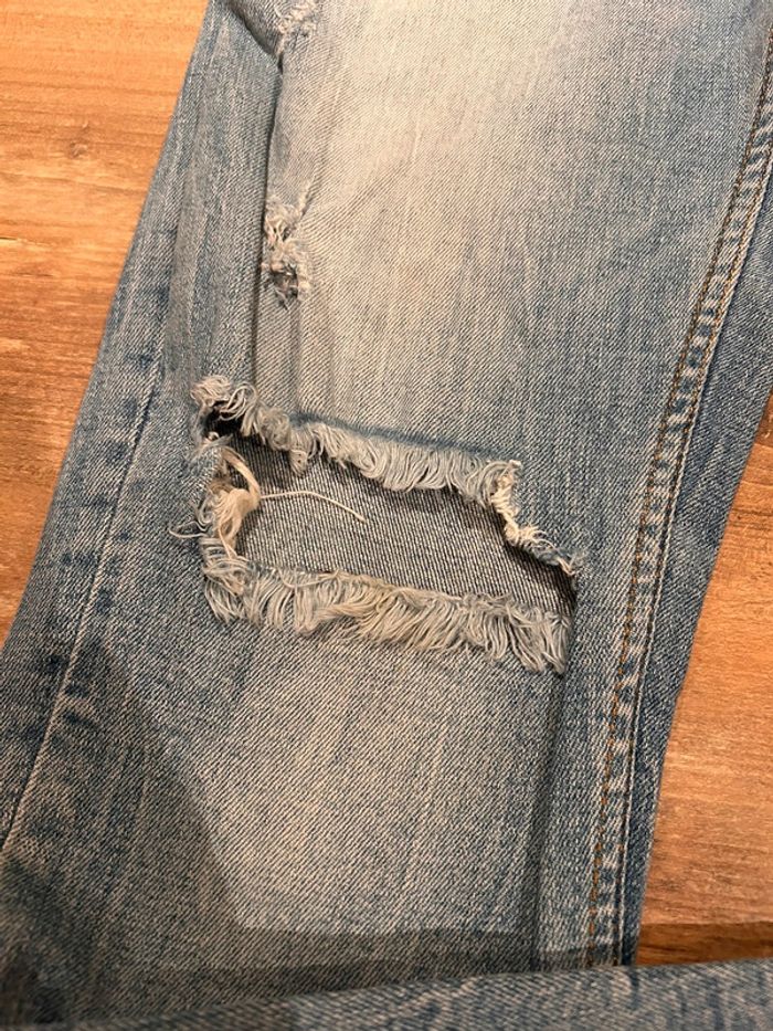 Jeans Zara taille 42 effet déchiré - photo numéro 2