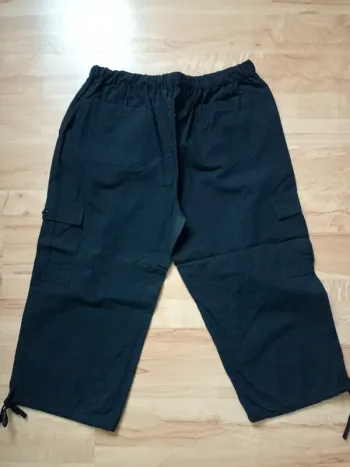 Pantacourt noir T46