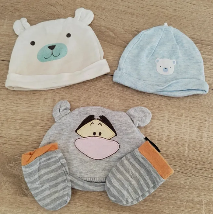 Lot 3 bonnet dont 1 avec moufle