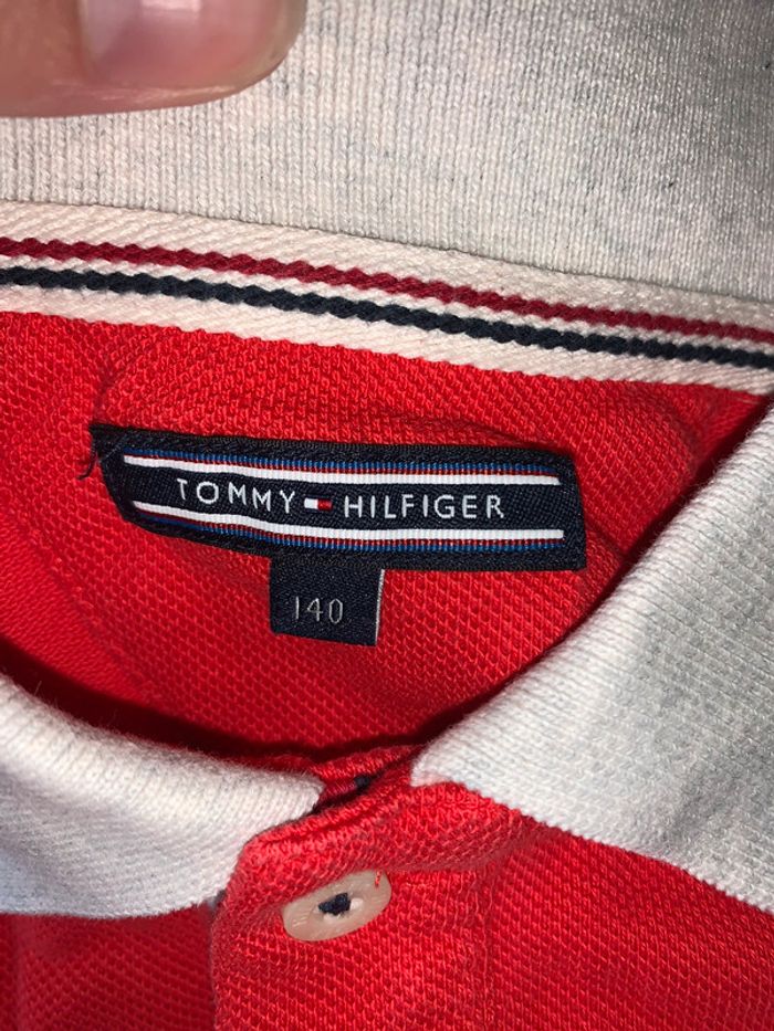 polo rouge tommy Hilfiger  10 ans tbe - photo numéro 3