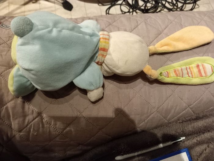 Lapin en peluche - photo numéro 3