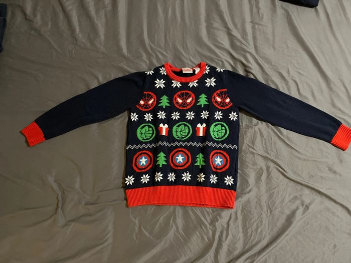 Pull Noël Avengers