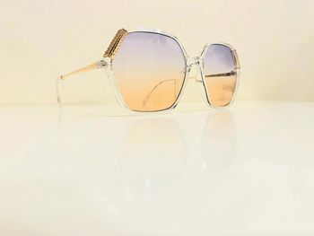 Lunette de soleil femme hexagonale transparente verres dégradés uvprotection catégorie 1