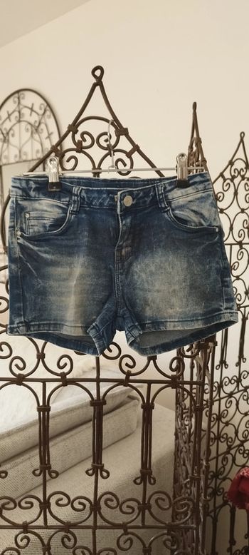 Short Orchestra très bon état. Taille 10 ans