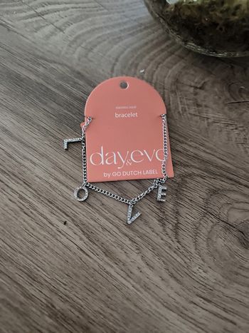 Bracelet fantaisie inscription love day&eve neuf