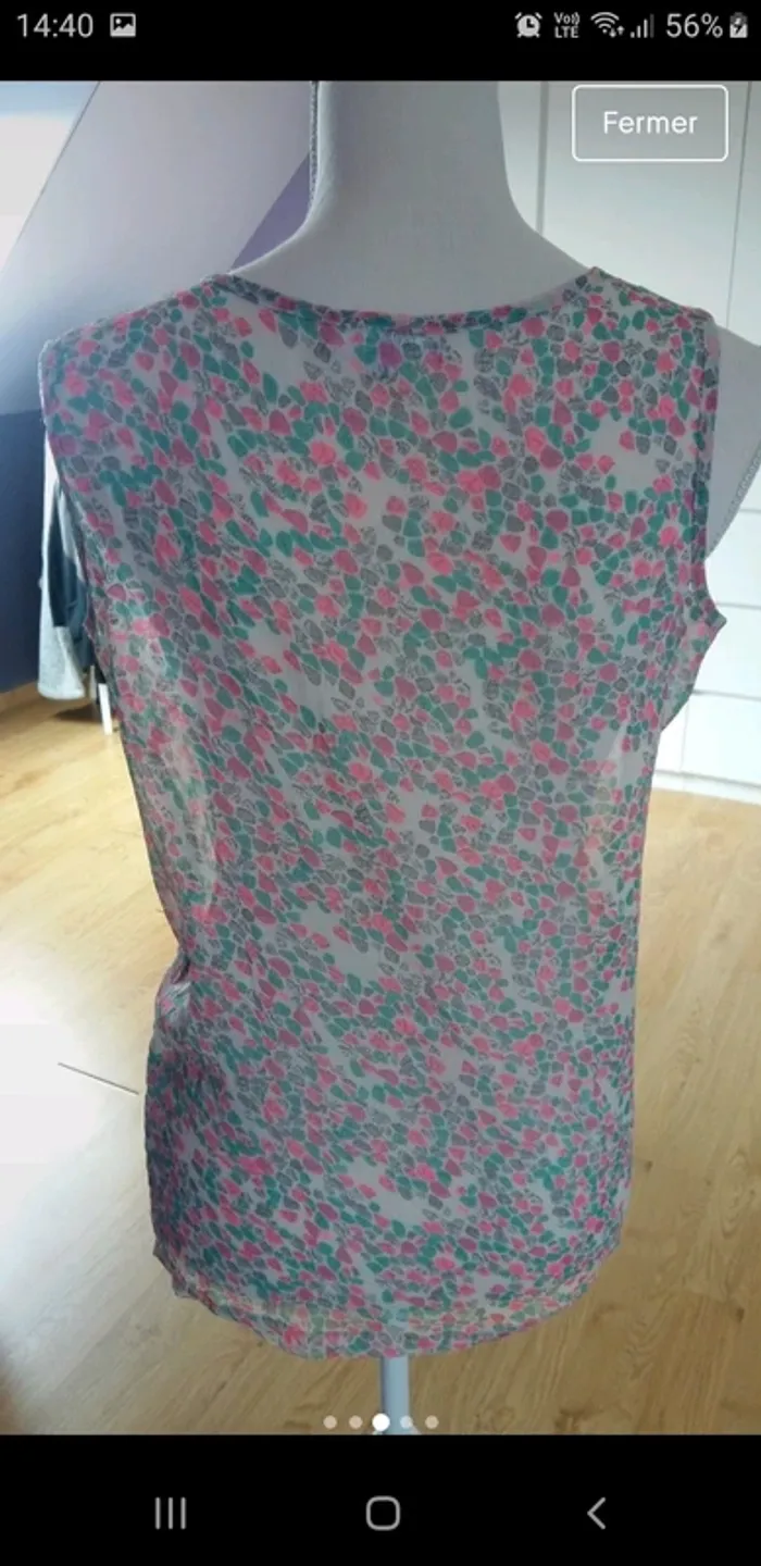 Top fluide transparent sans manche fleuri - photo numéro 3