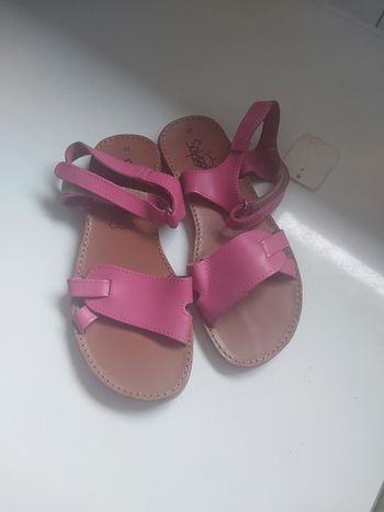 Sandale  fille vendu