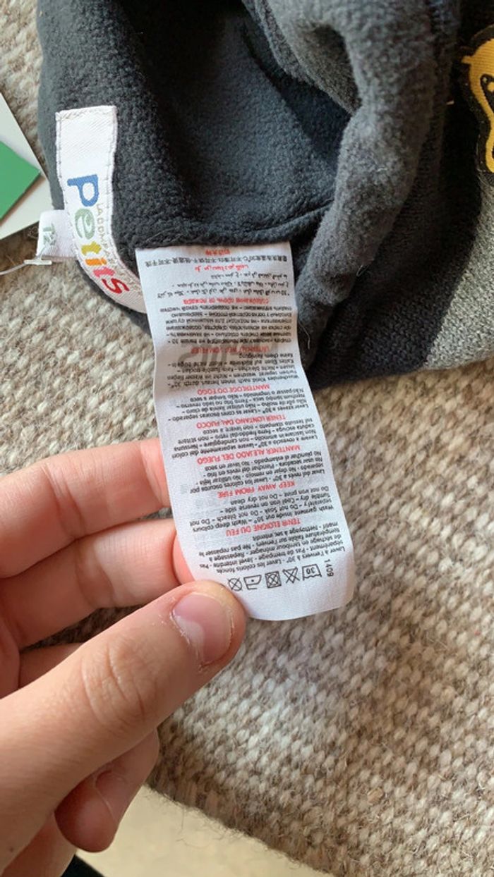 Bonnet avec doublure motif guitare taille 2 idée cadeau - photo numéro 4