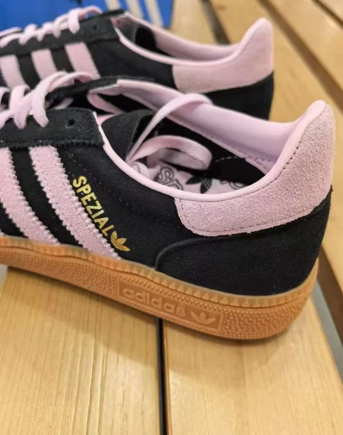 SpAéciale Adidas Handball taille 37 - photo numéro 3