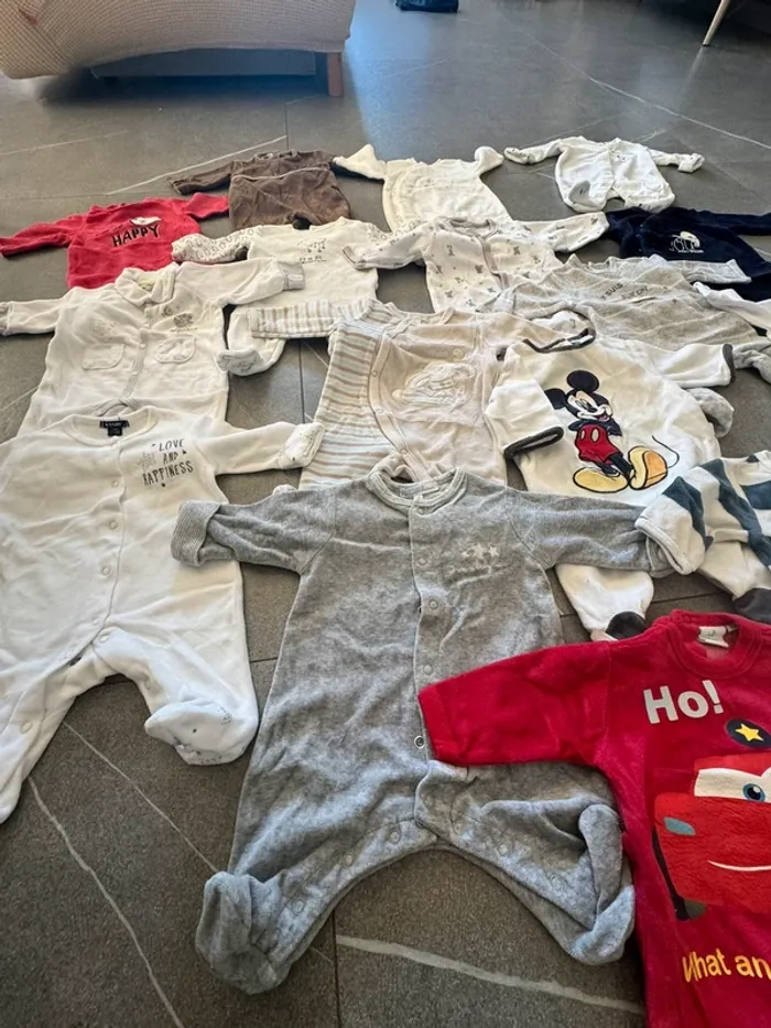Lot de 16 pyjamas - photo numéro 4