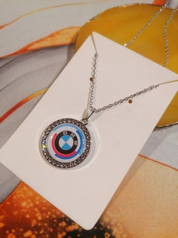 Collier strass BMW 50 ans