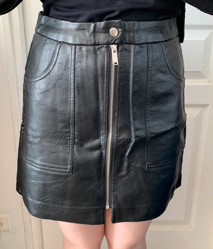 Jupe Stradivarius T36 noire