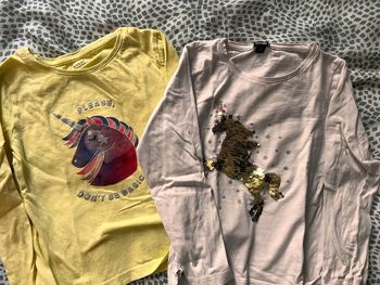 Lot de deux T-shirts, licorne kiabi, taille 5 ans