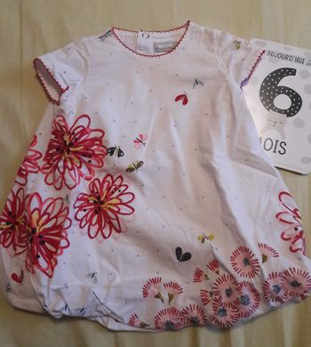 Robe boule Catimini 6m neuve