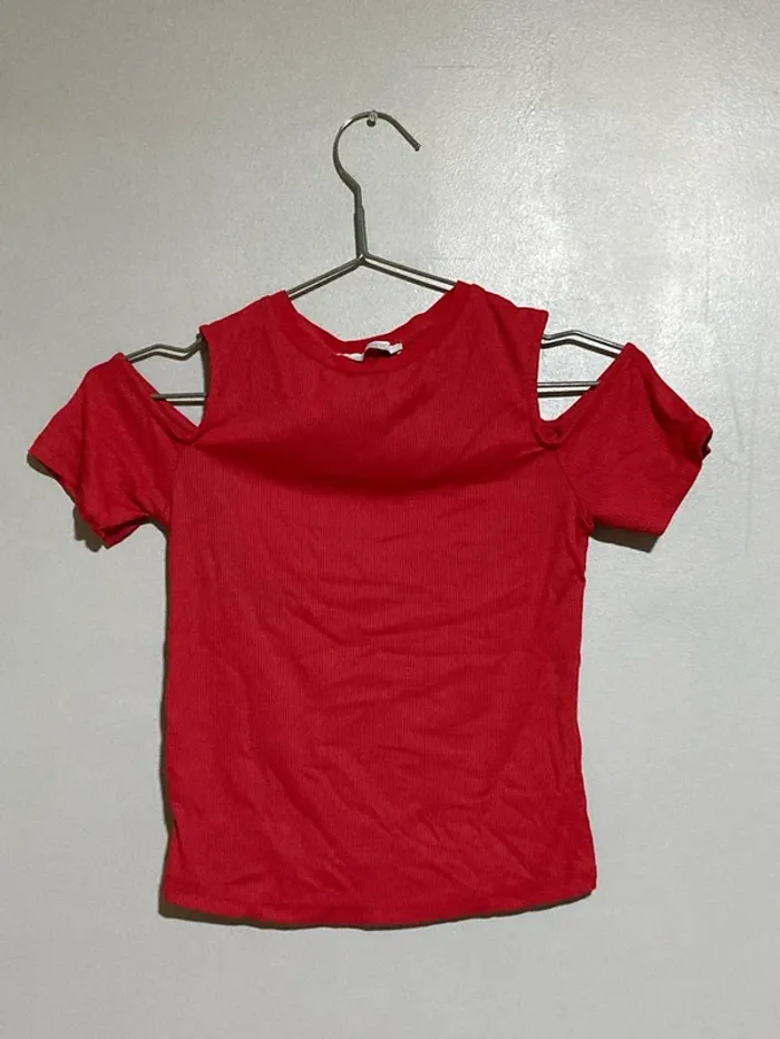 Top court épaules dénudés