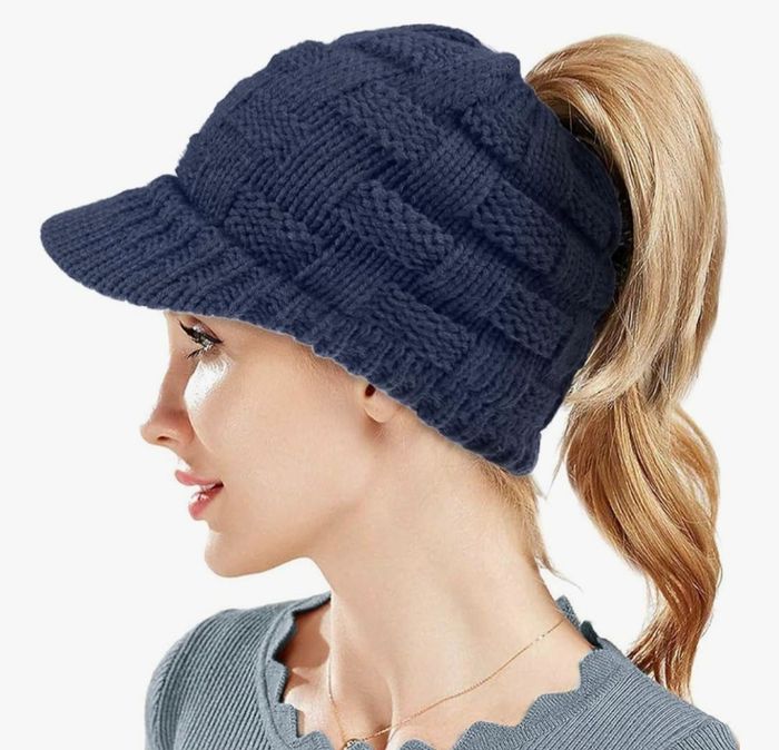 Bonnet femme hiver avec visière bordeaux - photo numéro 3